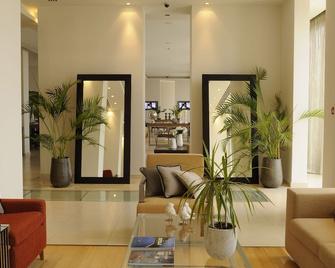 E-Hotel Larnaca Resort & Spa - Larnaka - Ingresso