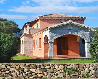Vecchio Stazzo - San Teodoro - Gebäude