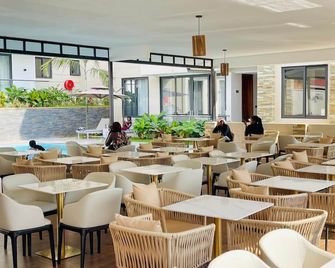 Step Apart Hotel - Kigali - Restaurante