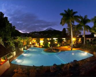 Hotel Museo Casa Santo Domingo - אנטיגואה גוואטמלה - בריכה