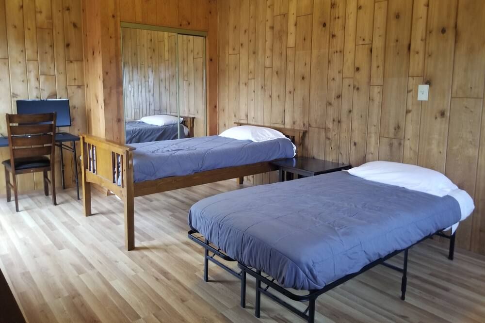 3BR Panoramic lake view, Lake Isabella High Speed WIFI easy access paved road - Wofford Heights - Bedroom