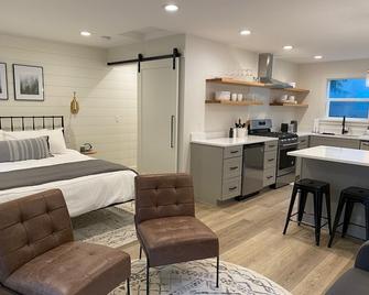 New Construction Cottage! Walk to Lake and Hiking Trails - Fall City - Habitación