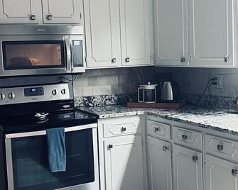 Beautiful farm setting near Marshall, Hallsville, Longview, Jefferson,Caddo Lake - Marshall - Kitchen