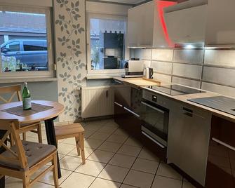 Ferienhaus mit Terrasse auf Großem Grundstück - Kolkwitz - Kuchnia