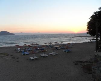 One More Day Hotel - Turgutreis - Playa