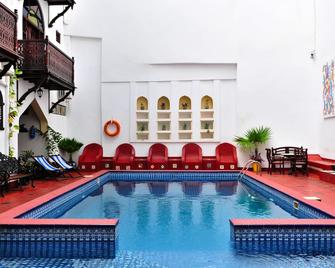 Dhow Palace Hotel - Zanzibar - Svømmebasseng