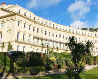 Meadfoot Bay Apartment at Hesketh Cresce - Torquay - Building