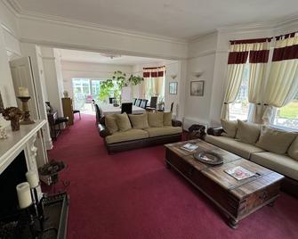 Hookwood Lodge London Gatwick - הורלי - סלון
