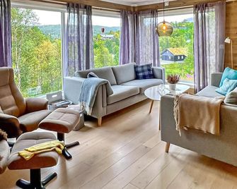 4 Bedroom Gorgeous Home In Edland - Edland - Sala de estar