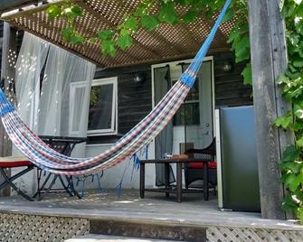 The Eagle's Landing on Minamkeak Lake - A Serene Escape - Bridgewater - Patio