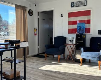 Fossil Butte Motel - Kemmerer - Sala de estar