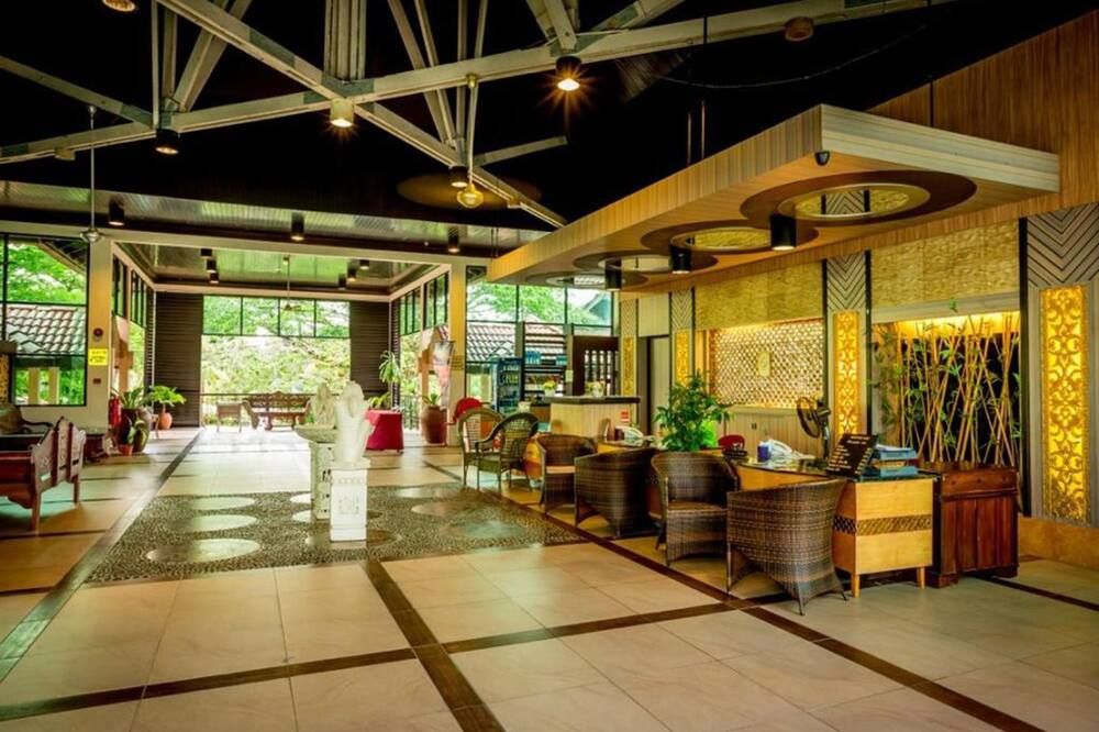 شاطئ منتجع وسبا بيرينغيس