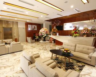 Mento Hotel - Qui Nhon - Front desk