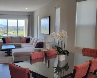 Luxurious New 4 BD/3.5 BA House - Near public transportation - Dublin