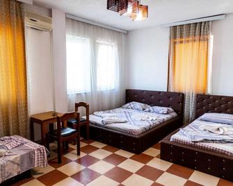 Hotel United Pr - Pristina - Bedroom