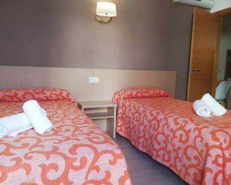 Apartamentos Orvay - Sant Antoni de Portmany - Bedroom