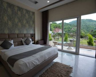 Royal Suites, Chakki Mor - Solan - Habitación