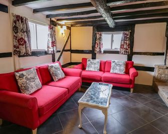 Rose Cottage - Worcester - Living room