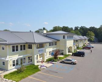 The Staterooms 2P, Newly Built, Lake View, Seasonal Heated Pool, Near State Park - Holland - Bygning