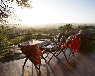 Elewana Serengeti Pioneer Camp - Banagi - Balcony