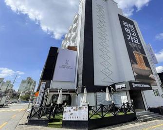 Hotel Torang Jeonju - Jeonju - Gebäude