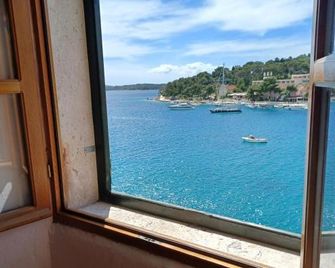 Apartment Lilly With Amazing City View - Hvar - Balcony