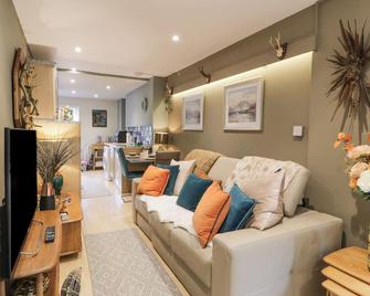 Scotia At The Pow, Pet Friendly, Country Holiday Cottage In Annan - Annan - Huiskamer