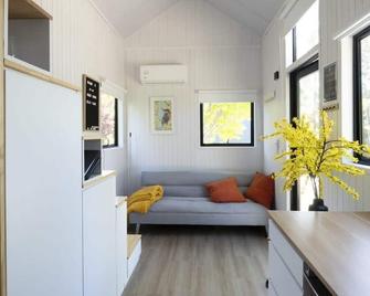 Tiny Away Benger Garden 1 by Tiny Away - Millers Flat - Sala de estar