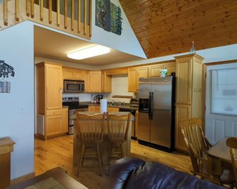 Long Range Mountain & Valley Views from this Beautiful Chalet - Murphy - Cuisine