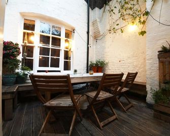 Astor Museum Hostel - London - Patio