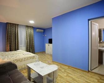 Hotel Taia - Kutaisi - Habitación