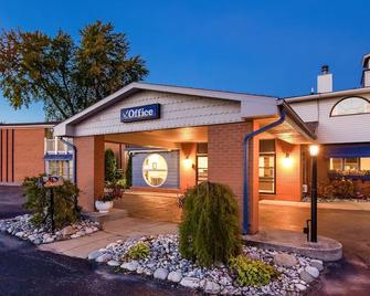 Best Western River Terrace - Cheboygan - Building