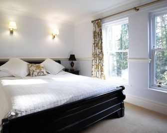 The Dower House Hotel - Woodhall Spa - Bedroom