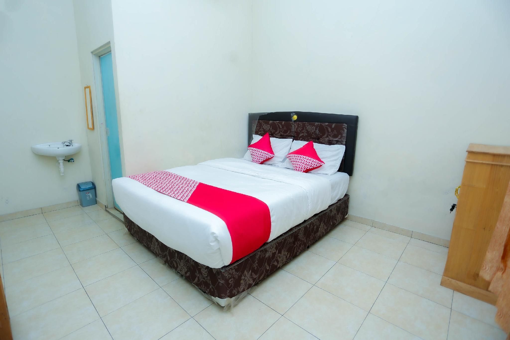 OYO 2692 Penginapan Mba Ros - Banjarbaru - Schlafzimmer