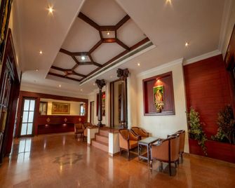 Hotel Ems Mayura - Mettupalayam - Lobby