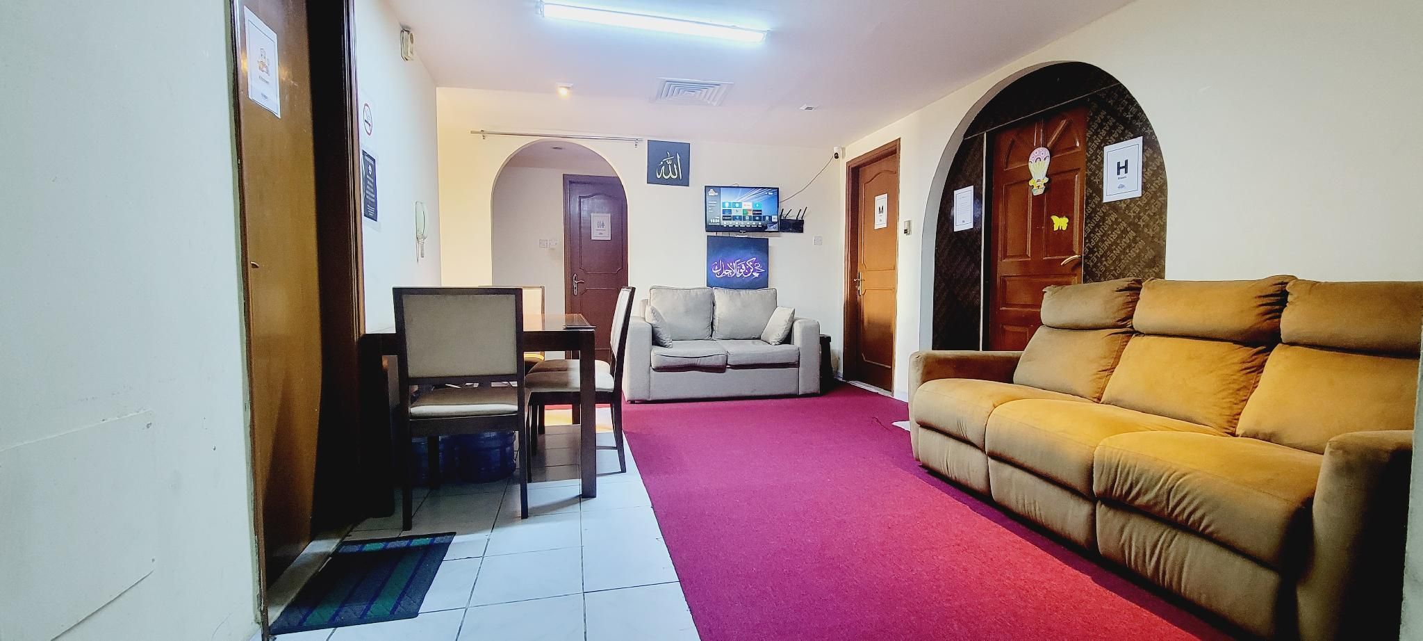Sky Hostel Dubai - Dubai - Living room
