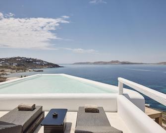 Horizon Hotel & Villas Mykonos - Agios Ioannis - Balcón