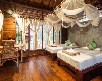 The Moken Eco Village - Sha Plus - Ko Phra Thong - Bedroom