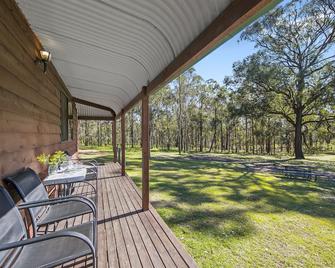Hunter Hideaway Cottages - Rothbury - Patio