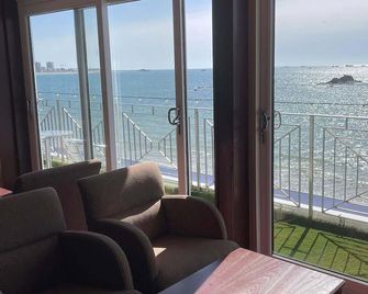 Marina Metro Hotel - Saint Helier - Balkon