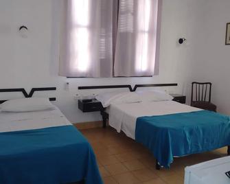 Casa Valenzuela - Havana - Bedroom