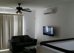 Airport - Taxi & Room Included - Almeria - Apodaca - Living room