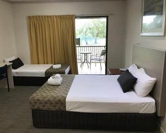 Emerald Executive Apartments - Emerald - Bedroom