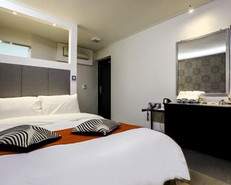 Yeoju Reverse Hotel - Yeoju - Habitación