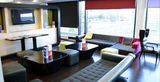 Holiday Inn Express Dundee - Dundee - Lounge