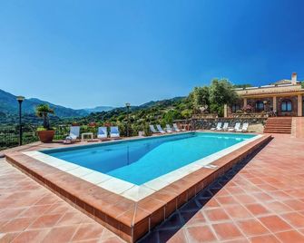 Il Poggio Country Resort - Graniti - Piscina