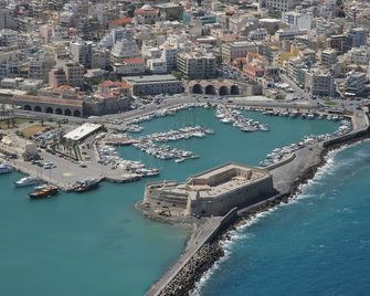 Infinity City Boutique Hotel - Càndia