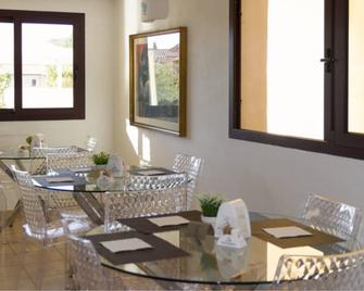 Palau City Hotel - Palau - Dining room
