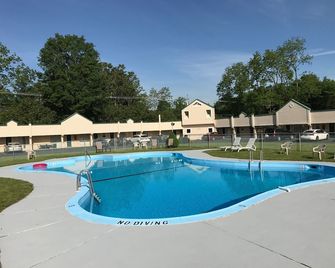 Value Inn - East Stroudsburg - Piscina