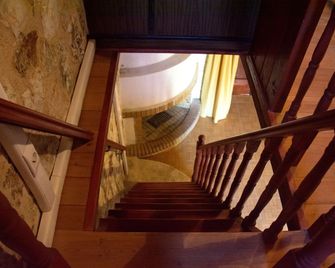 Monte e Mare - Minia - Escaleras